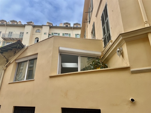 // Nice - le Port // 3 room apartment + Balcony