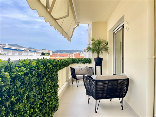 Nice - Musicians - Superb renovated 2-room apartment, with terrace, cellar and collective parking