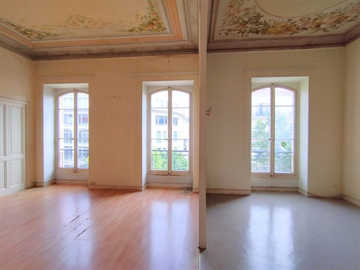 // Nice - Carré d'Or // 6p divisible to renovate and all types of rental authorized
