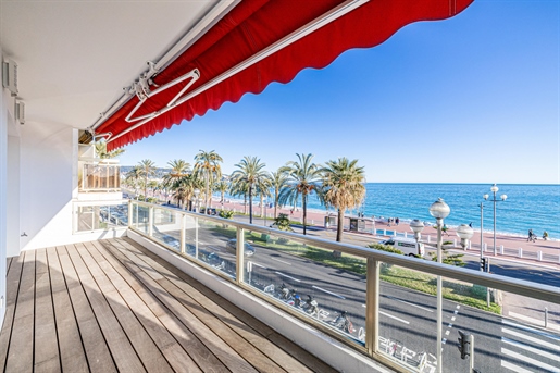 Nice - Promenade des Anglais - Superbe 3 pièces rénové, avec cave et profonde terrasse - Garage en s
