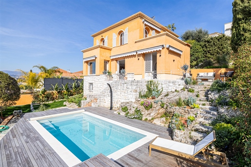 Nice - Mont Boron - Superbe villa rénovée avec piscine, vue mer et garage