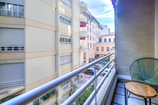 Nice - Meyerbeer - Appartement 2 pièces rénové avec balcon