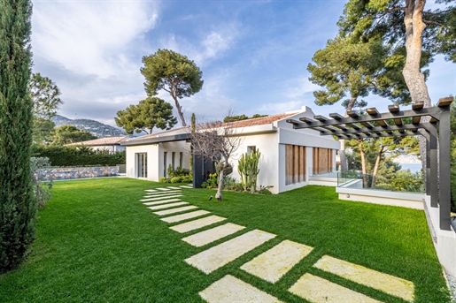 Roquebrune-Cap-Martin - Exceptional new villa 230m2 4 bedrooms, swimming pool, sea view