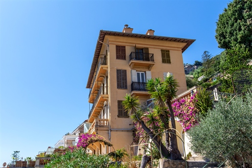 Roquebrune-Cap-Martin // Klein gebouw 7 appartementen van studio's tot 3 kamers