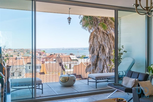 Town House with 4 Rooms in Lisboa with 368,00 m²