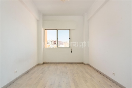 Compra: Apartamento (2735)
