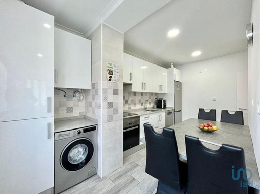 Appartement met 2 Kamers in Setúbal met 77,00 m²