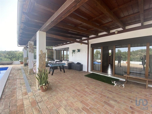 Home / Villa met 4 Kamers in Faro met 169,00 m²