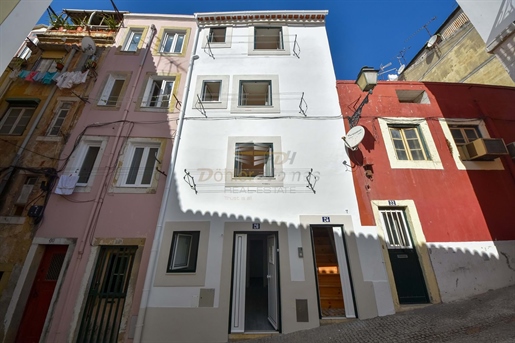 Prédio devoluto c/ 4 apartamentos totalmente reabilitado – Lisboa – Centro.