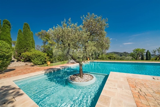 Mougins - Splendid renovated bastise with sea view, tennis court and chapel