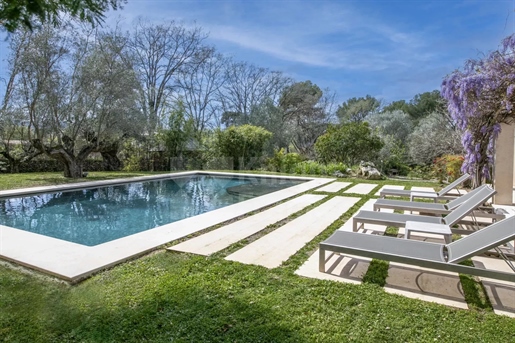 Mougins / Mouans-Sartoux - A Beautiful Provençal Villa in a Gated Community