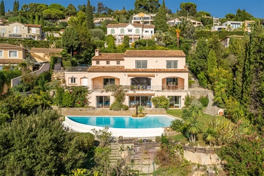 Mougins : Villa with spectacular views next to the Village