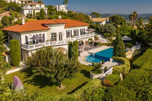 Mandelieu: villa met 6 slaapkamers en panoramisch uitzicht op zee