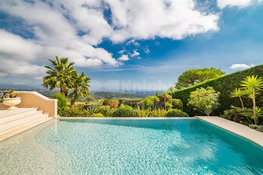 Tourrettes-Sur-Loup : Elegant villa in perfect condition with panoramic sea views