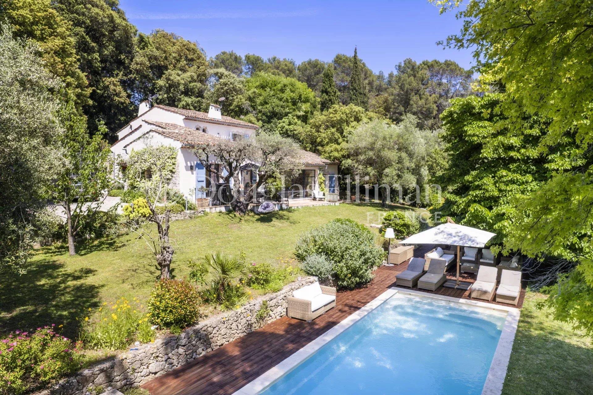 Maison à vendre, 245m², Valbonne