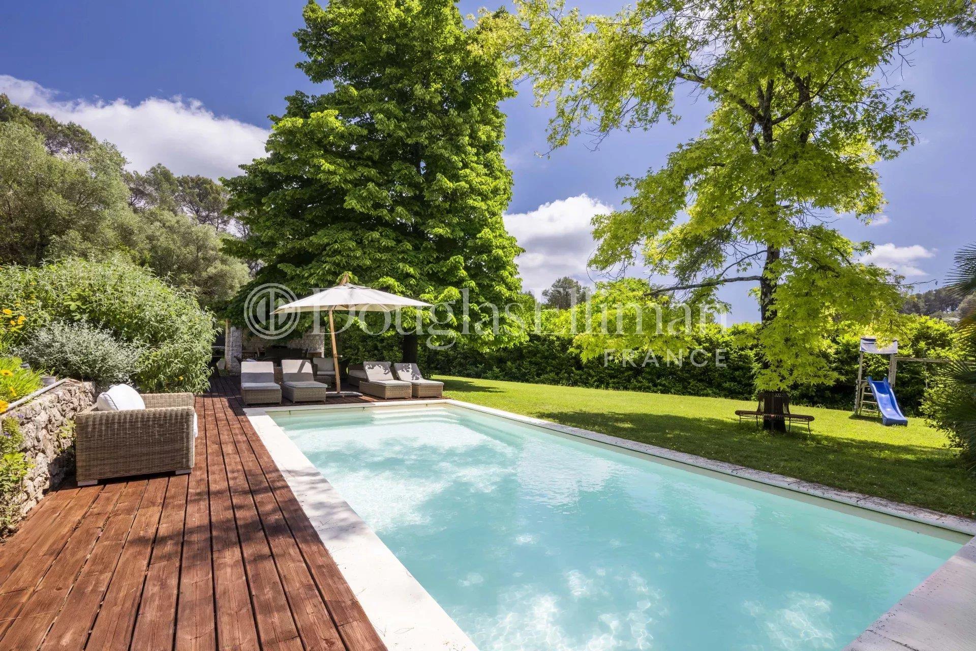 Maison à vendre, 245m², Valbonne