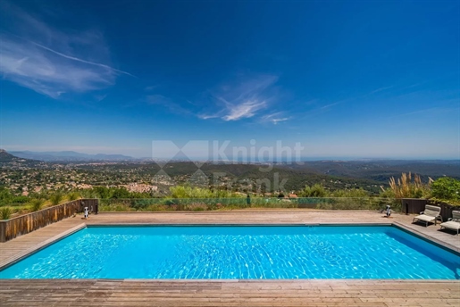 Tourrettes-Sur-Loup: Stone Villa with Pool and Panoramic Sea View