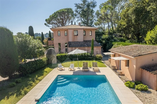 Walking distance to the Village of Biot with a Seaview