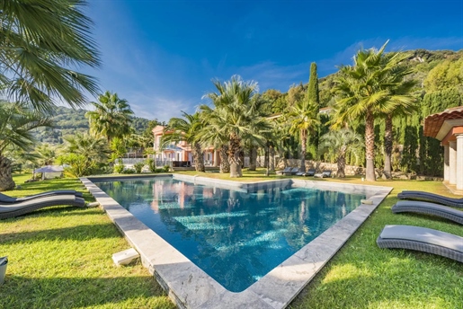 Grasse: een luxe Provençaalse villa met panoramisch uitzicht