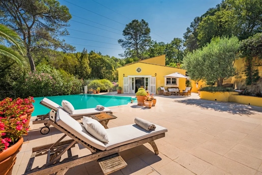 Mougins : Villa with Scenic Views and Exclusive Access to the Royal Mougins Golf Club