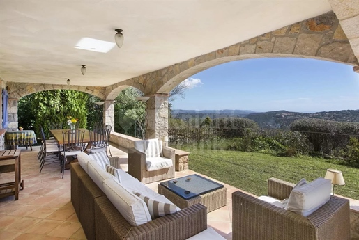 Spéracèdes Côte d'Azur: Villa with panoramic sea views