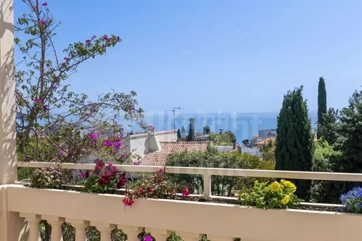 Nizza - Fabron: charmante renovierte Villa in Nizza mit Meerblick und Swimmingpool