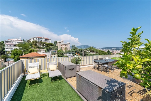 Nice - Roof top apartment with panoramic city and sea views
