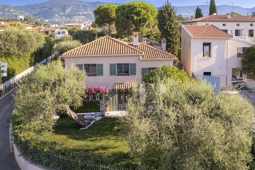 Saint Jean Cap Ferrat: Superbe propriété les pieds dans l'eau