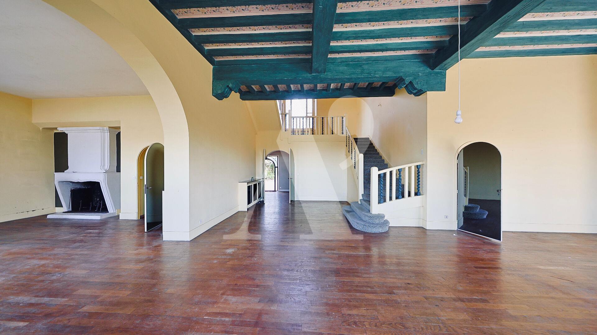 Compra: Vivenda de luxo (64500)