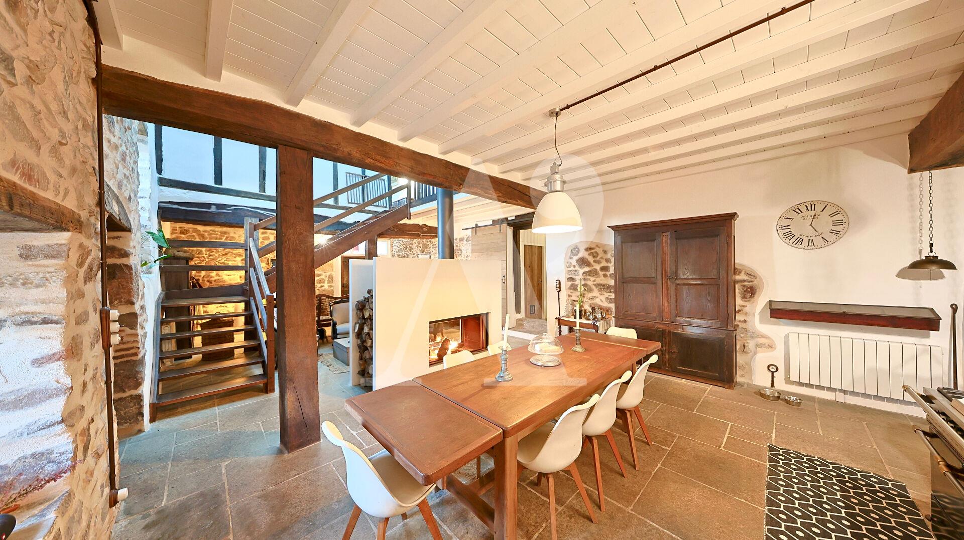 Sublimated Labourdine architecture - Panoramic view