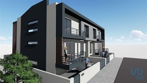 Casa T3 em Silveira de 233,00 m²