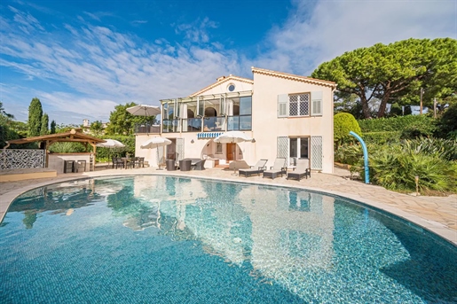 Cap D'antibes - Charming villa with heated pool, gym and sea view