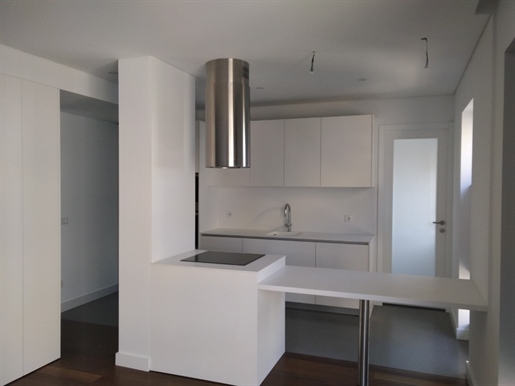 Renovated 4-bedroom apartment in the heart of Boavista in Porto!!