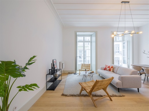 New 3-bedroom apartment on the edge of Chiado in Lisbon!!