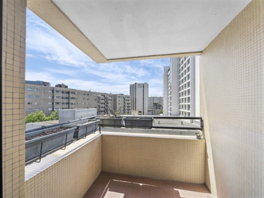 Apartamento T3+1 no Porto