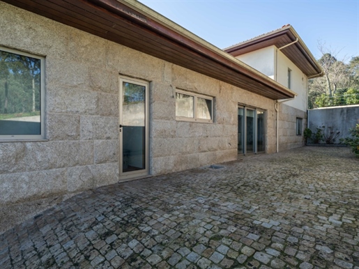 A 7 bedroom house with fantastic panoramic mountain views!