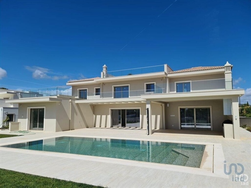 House with 5 Rooms in Faro with 410,00 m²