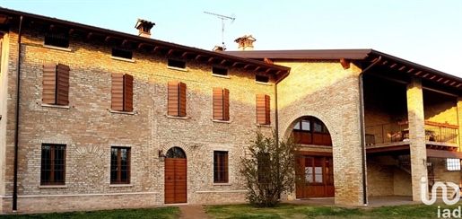 Detached house / Villa for sale 1400 m² - 2 bedrooms - Ceresara
