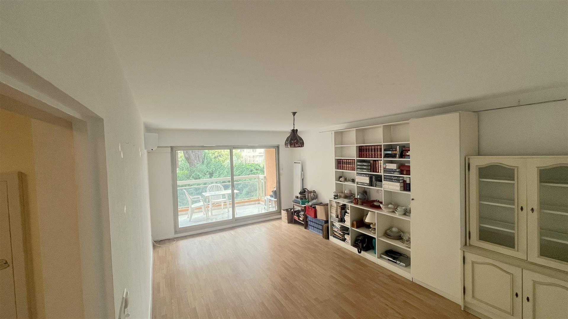 1 Bedroom to sell in Cimiez