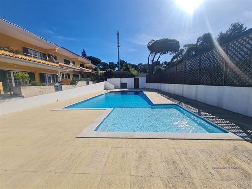 Unique villa inserted in a gated community with swimming pool in Cascais