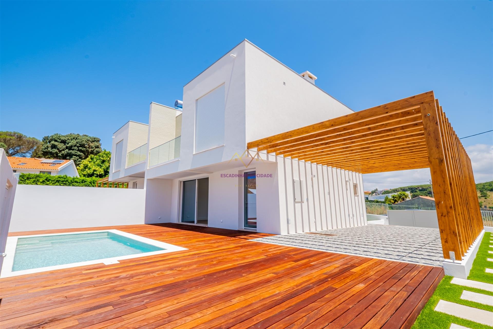 Neue Villa mit Pool und Blick auf das Schloss Sesimbra