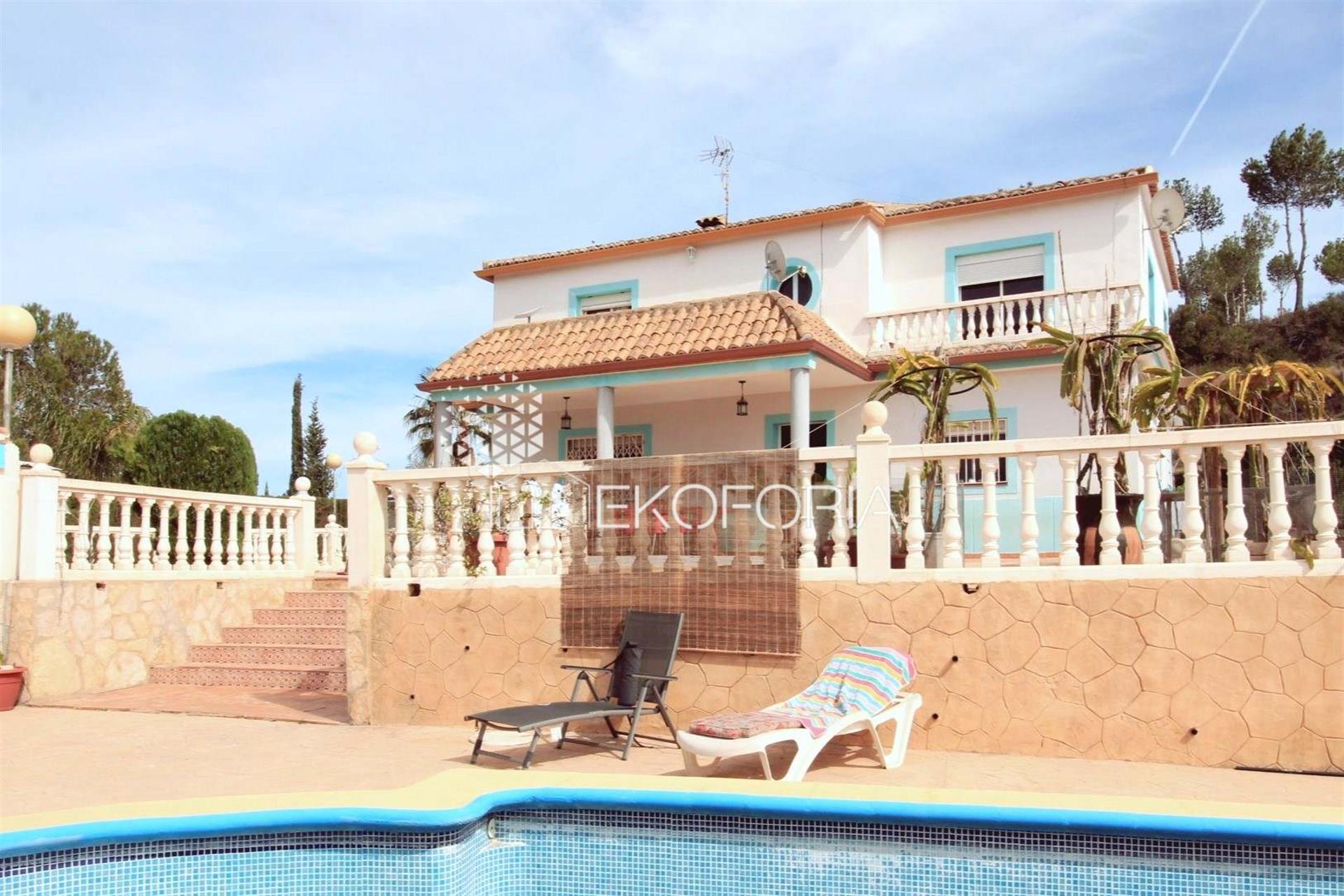 Villa With Panoramic Views And 5700 M2 Land
