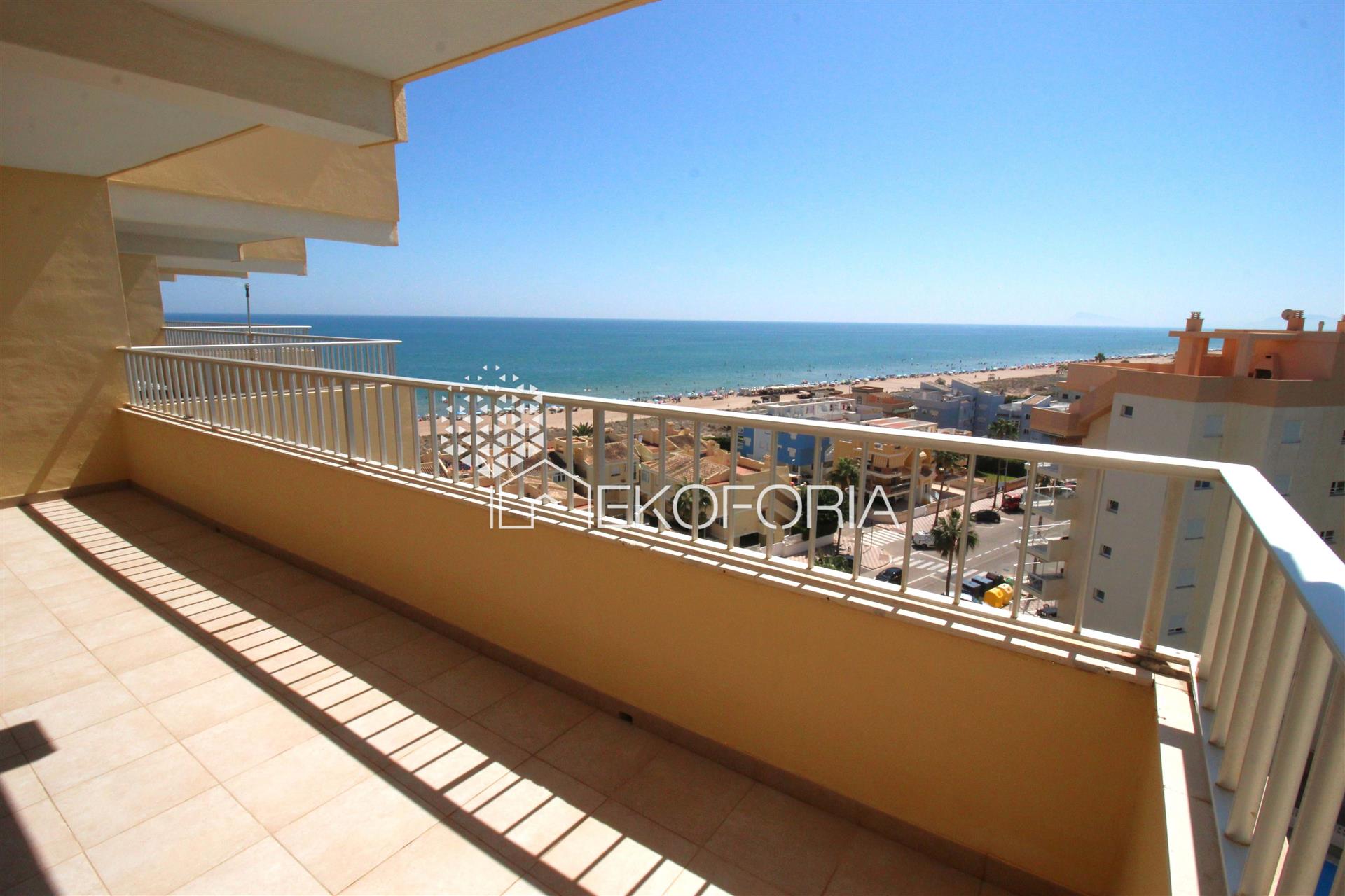 Apartamento en venta en la playa de Xeraco con vistas al mar