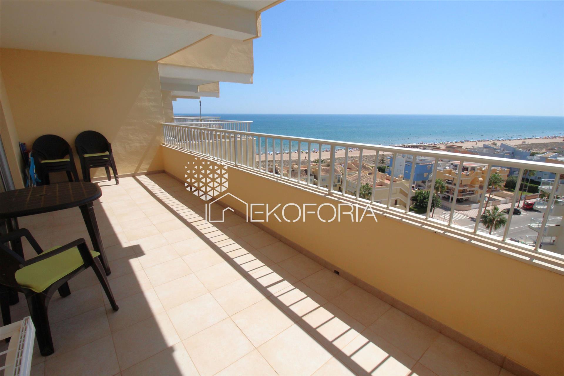 Apartamento en venta en la playa de Xeraco con vistas al mar