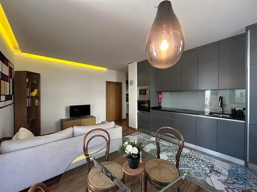 Appartement T2 à Porto de 108,00 m²