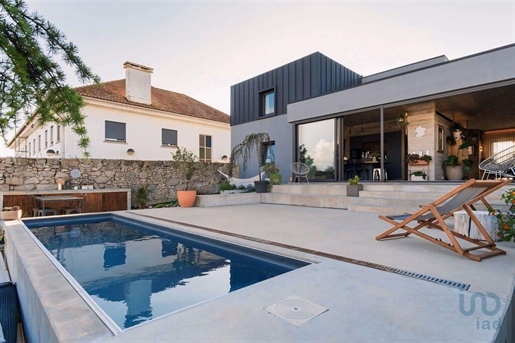 Home / Villa met 3 Kamers in Porto met 262,00 m²