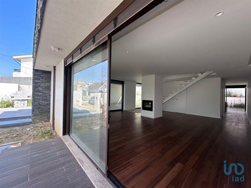 Casa / Villa T3 em Porto de 210,00 m²