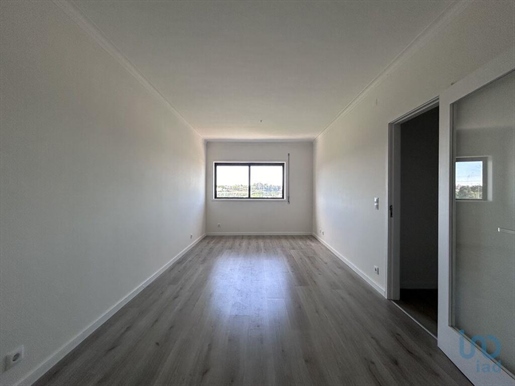 Apartment with 2 Rooms in Porto with 66,00 m²