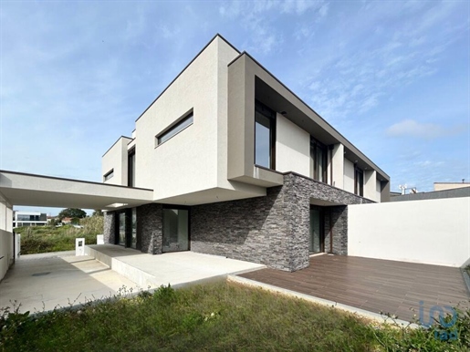 Huis met 3 Kamers in Porto met 210,00 m²