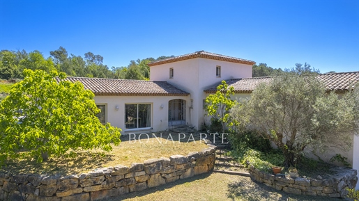 Sole agent: Traditional mason's villa, of 230m2 of living space, on a plot of 4297m2 + swimming pool